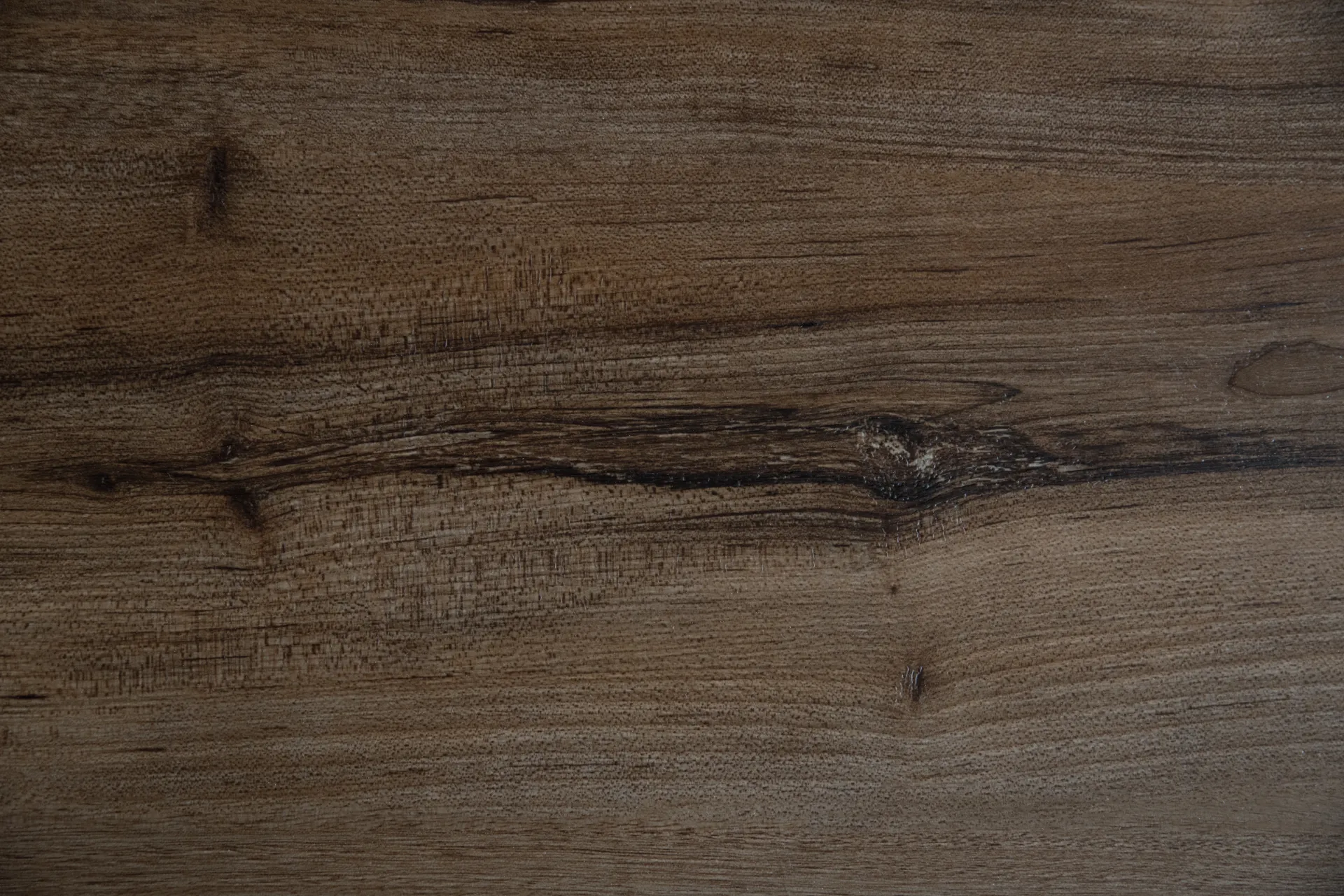 LVT Nussbaum dezen 1227x237x2.5mm - Sekvoja Podovi